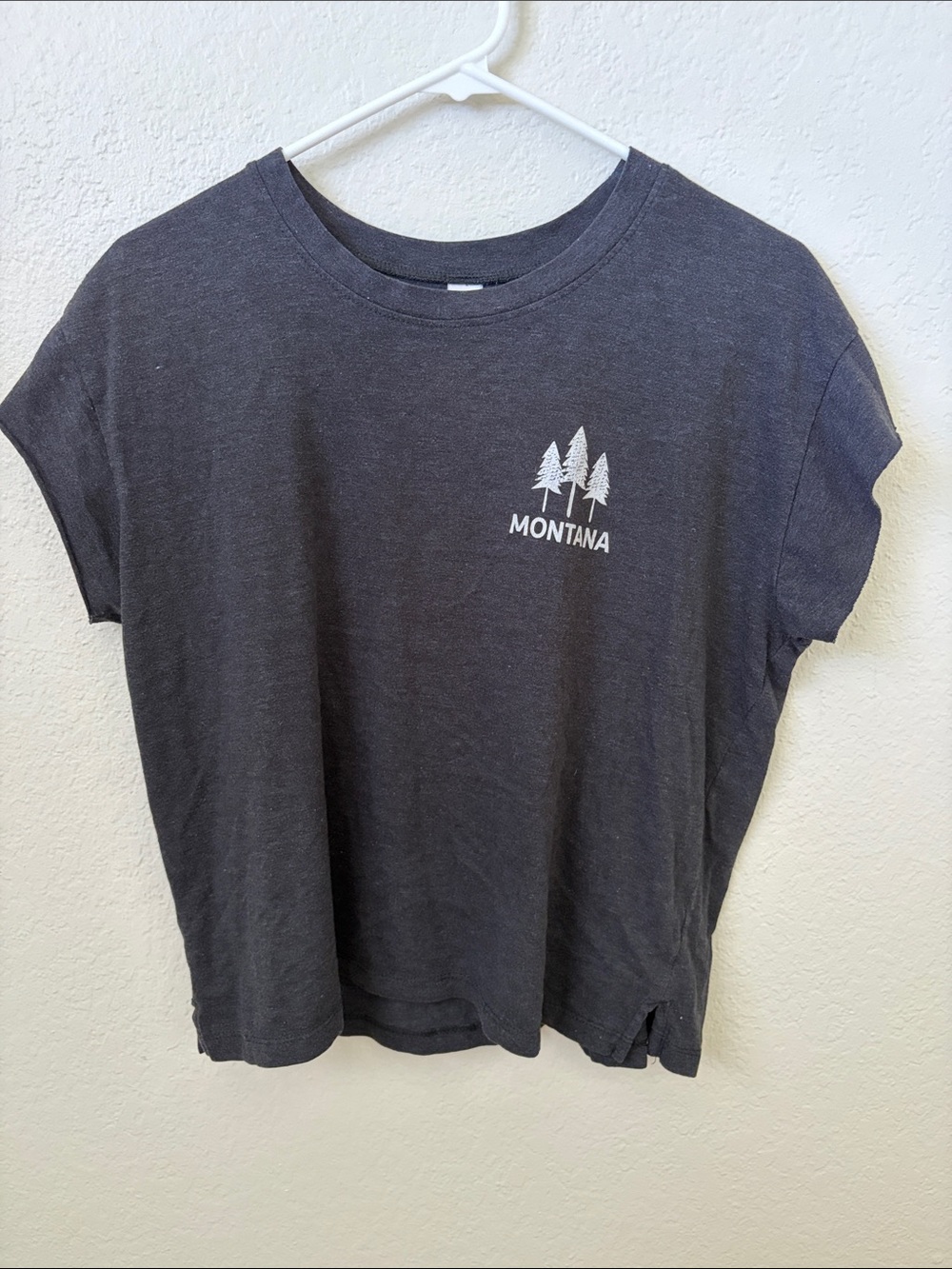 Montana Tree Graphic Tee in Charcoal